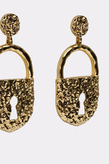 ON LOCK EARRING